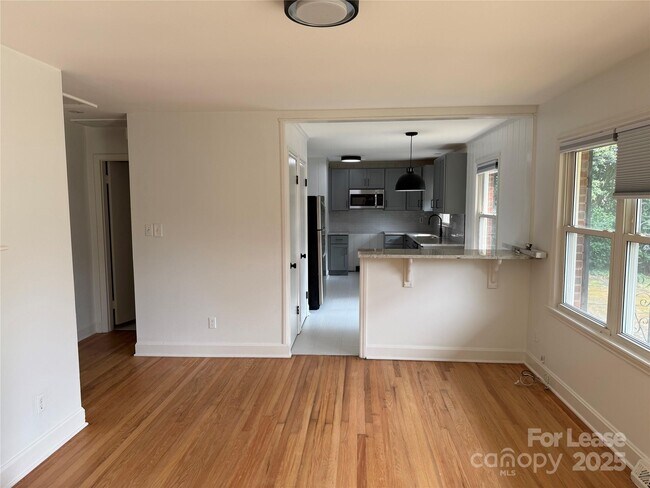 Foto del edificio - 1508 Woodhill Ln