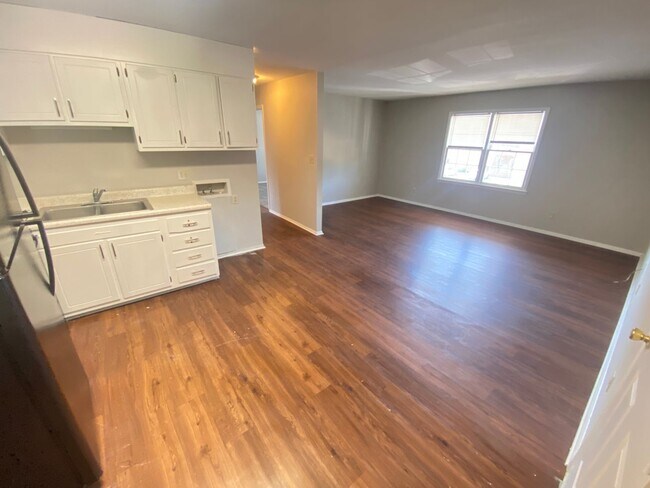 Building Photo - 2bed/1ba Apt off S Main Kannapolis close t...