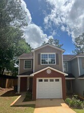 Building Photo - 115 W Briar Dr