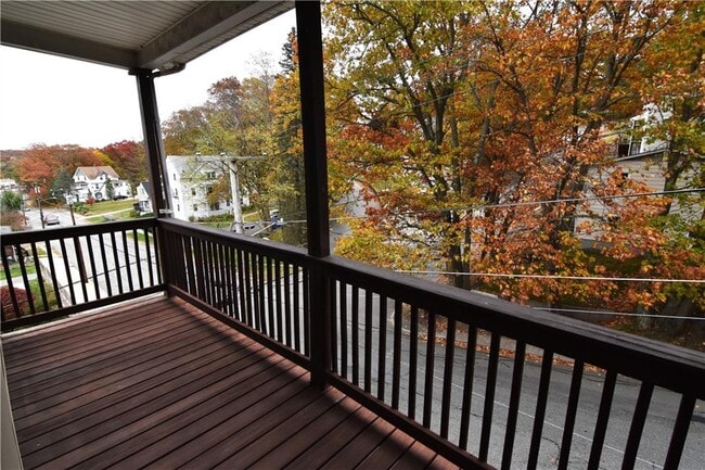 Foto del edificio - 818 Bernon St