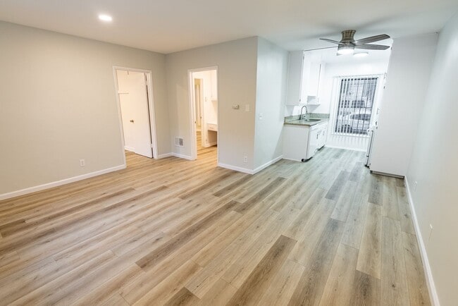 Interior Photo - 7057 Lanewood Ave