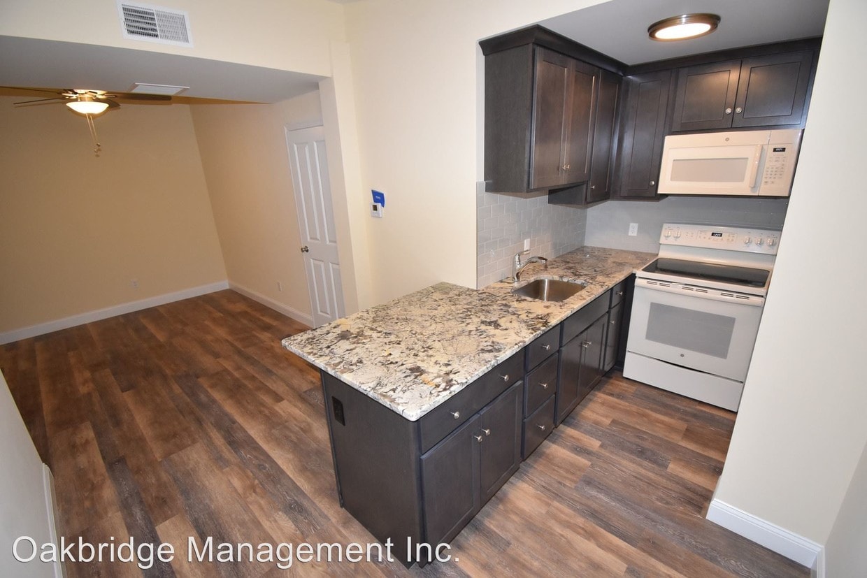 157 Main St, Seymour, CT 06483 Condo for Rent in Seymour, CT