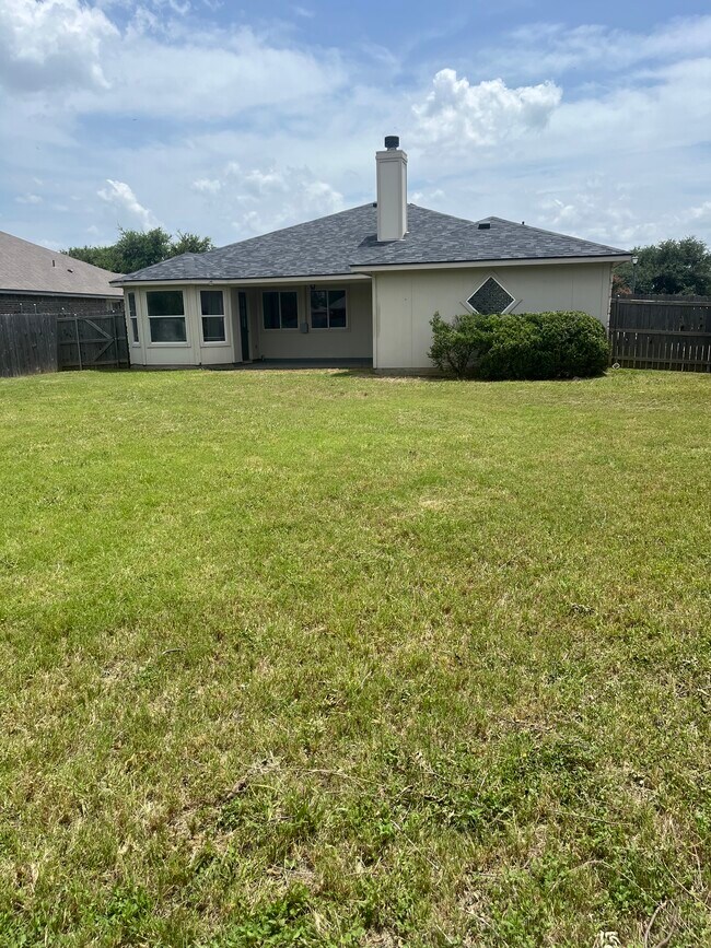 Foto del edificio - 10017 Barton Creek Dr