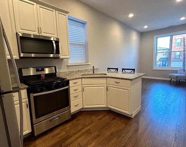 Photo - 3232 S Wells St Apartment