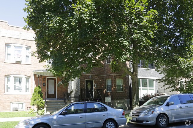 Building Photo - 2710 N Artesian Ave