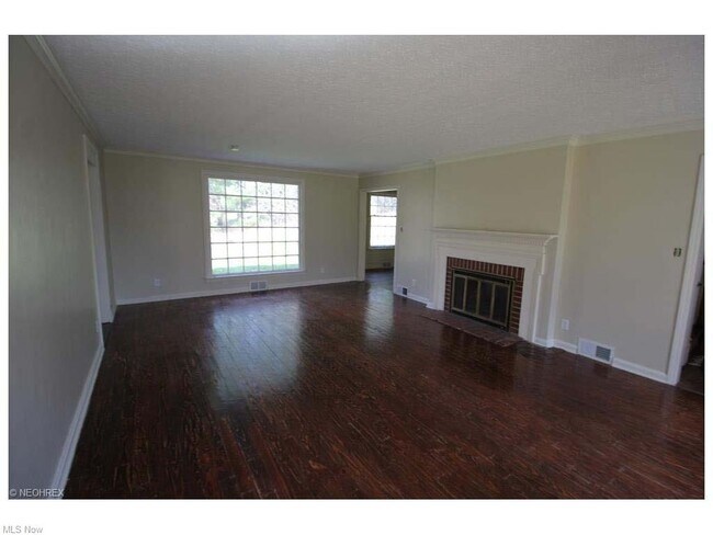 Building Photo - 1075 Ghent Rd