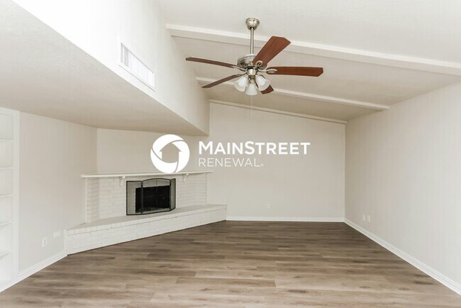 Foto del edificio - 3 Bedroom Pet-Friendly Home in Arlington, TX with Main Street Renewal
