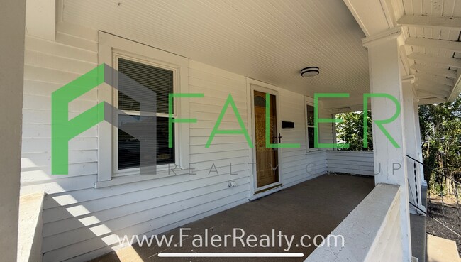 Building Photo - Spacious Belmont Home with Garage and Fenc...