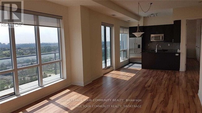 Photo du bâtiment - 9088-9088 Yonge St