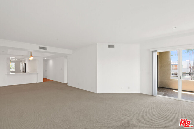 Building Photo - 122 Ocean Park Blvd
