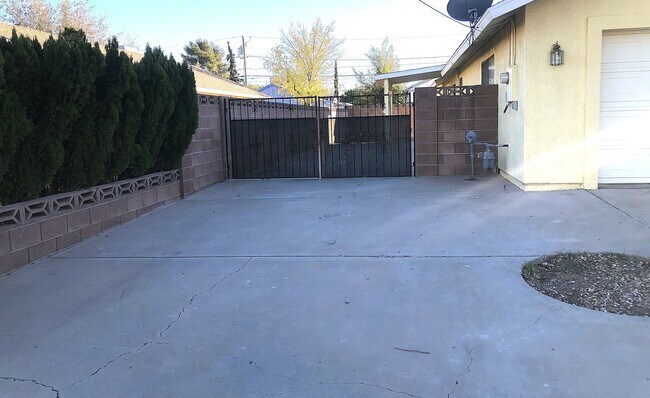 Foto del edificio - Centrally Located