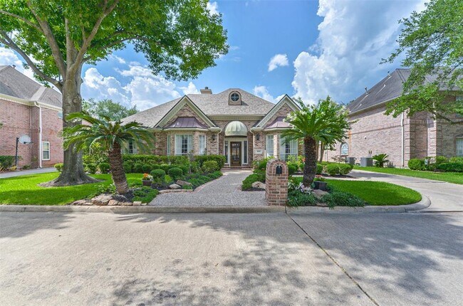 Foto del edificio - 9355 Shady Ln Cir