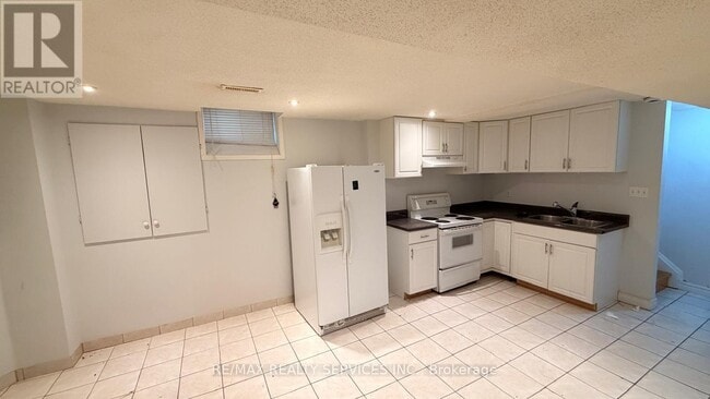 Building Photo - 36 Windward Crescent