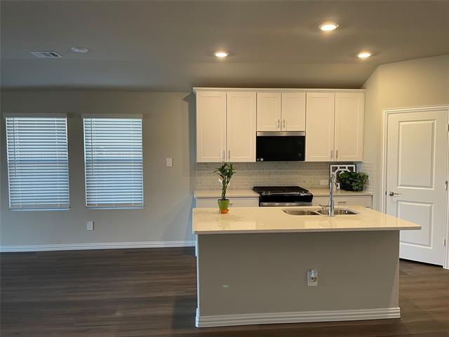 Building Photo - 608 Easthill Dr