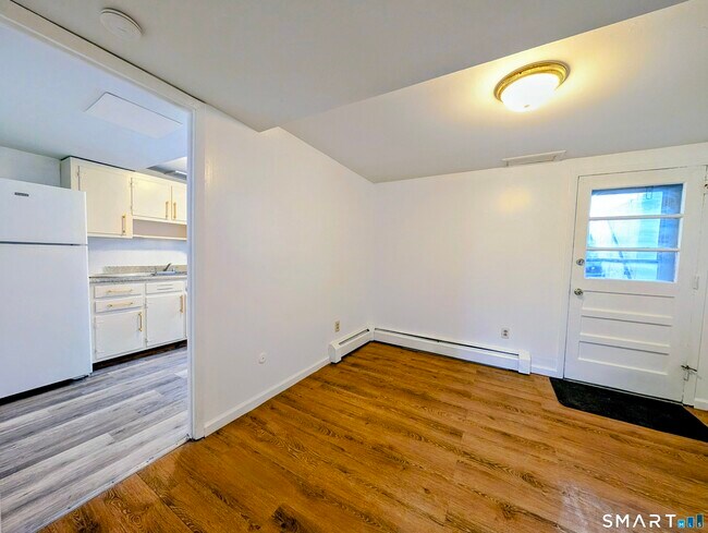 Foto del edificio - 95 Fairview Dr