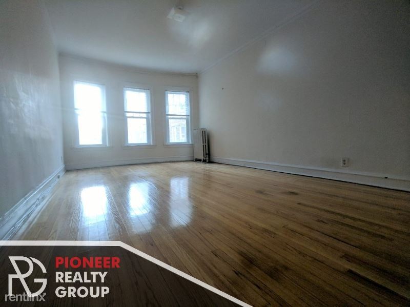Foto principal - 5212 N Damen Ave.