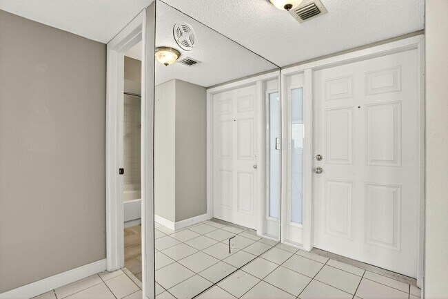 Building Photo - 1500 N Ocean Blvd