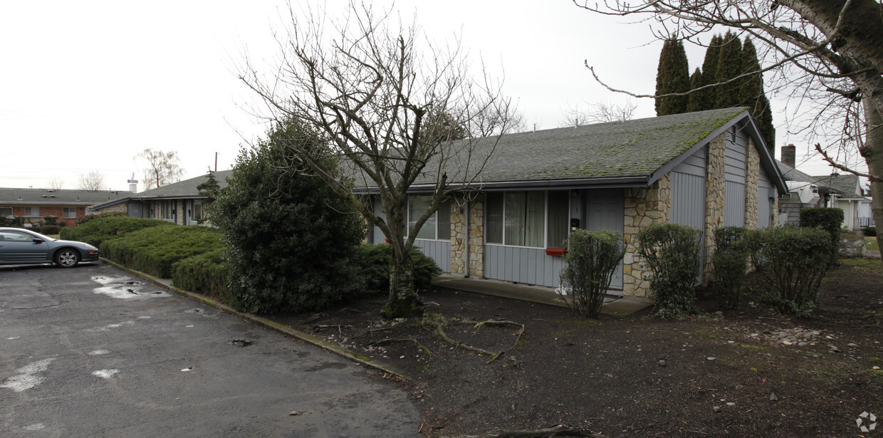 Foto del edificio - 2409 E Mill Plain Blvd