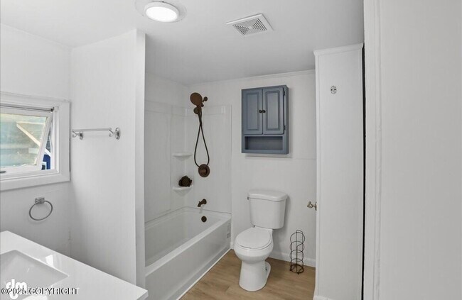 Foto del edificio - 617 N Park St