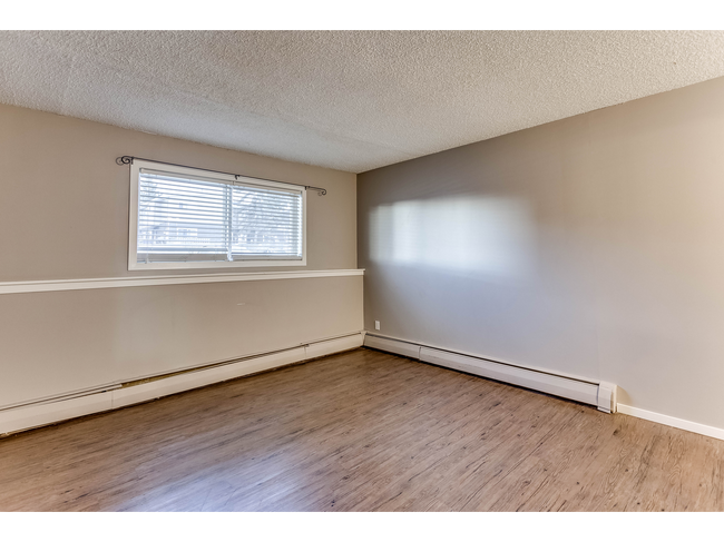 Photo du bâtiment - Elliston Place Apartments