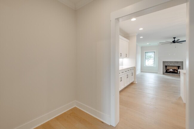 Building Photo - 9690 Dutton Ln