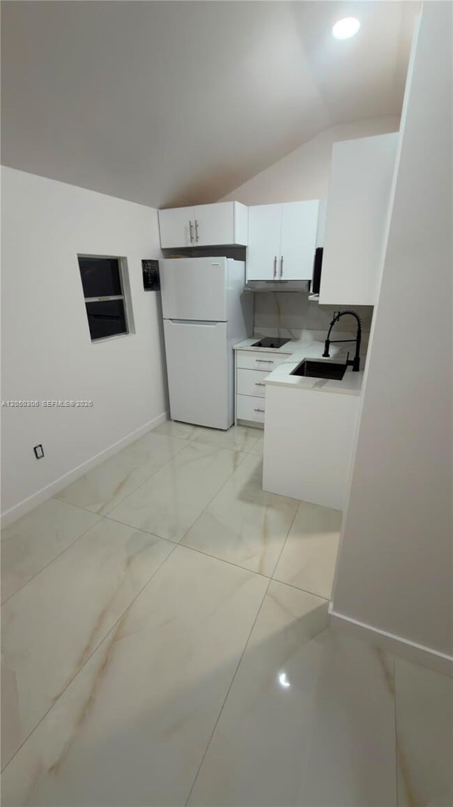 Foto del edificio - 1150 SW 9th Ave