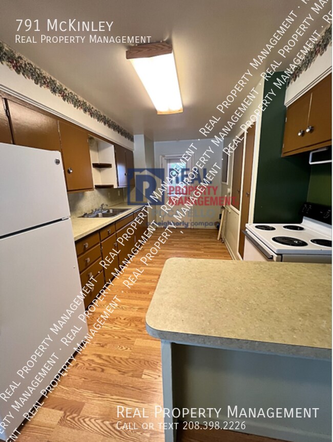 Foto del edificio - 791 McKinley-