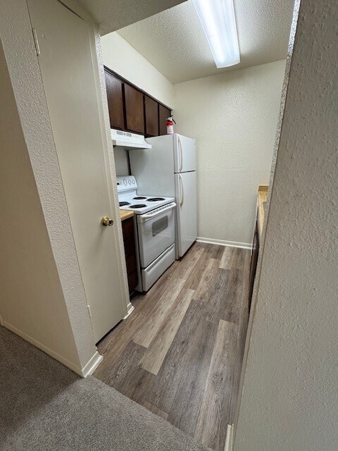 Foto del edificio - 9101 Country Creek St