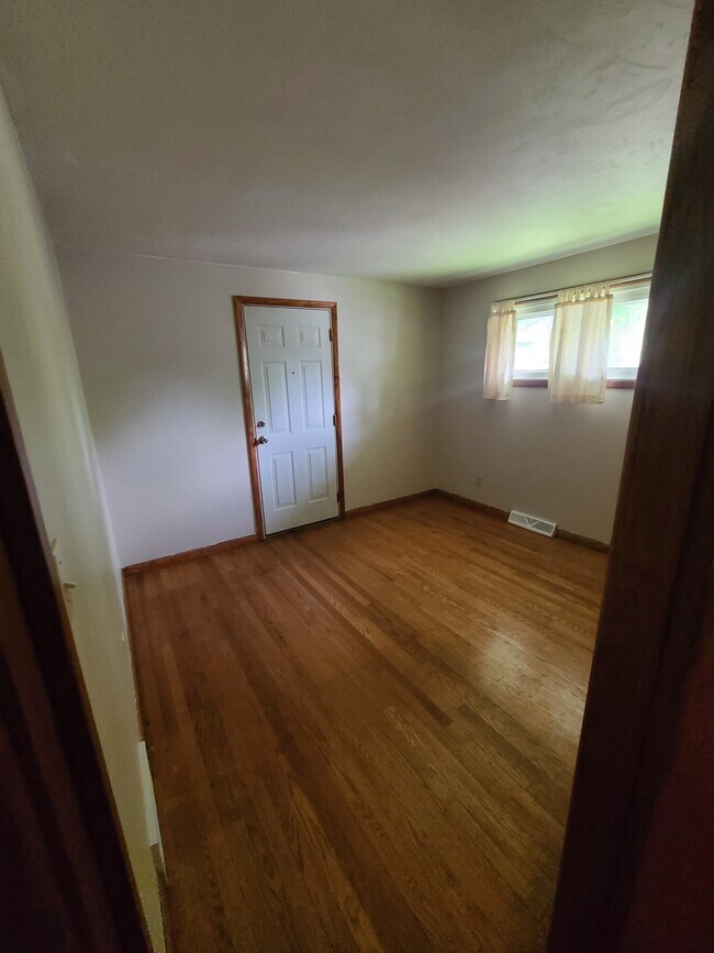 Foto del edificio - 297 Maylawn Ave