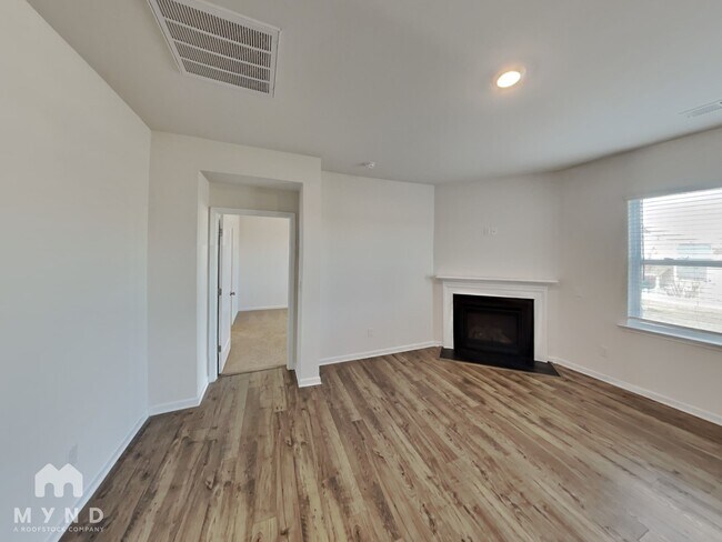 Foto del edificio - 10 Garden Hill Rd