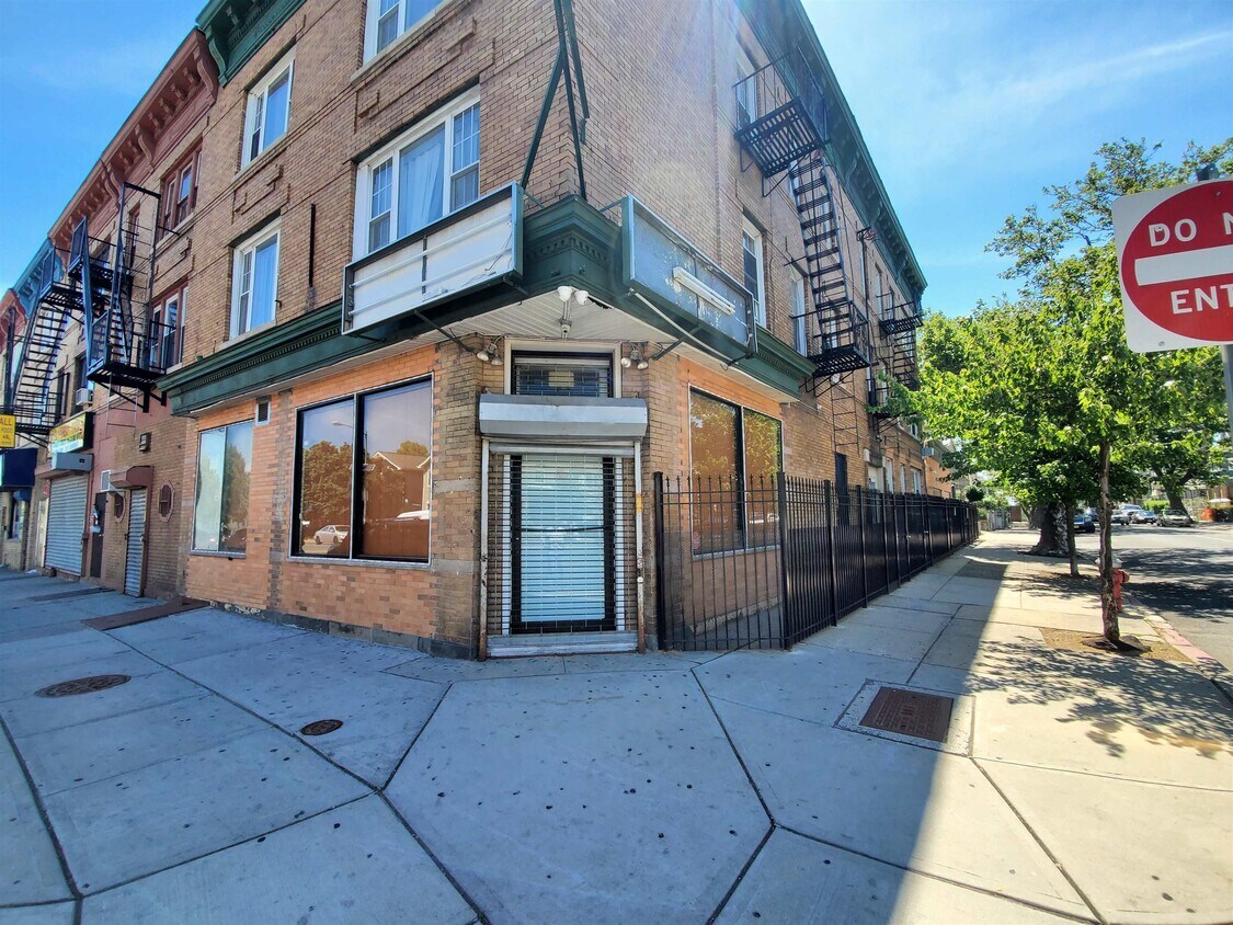 498 Ocean Ave, Jersey City, NJ 07305 Apartment for Rent in Jersey