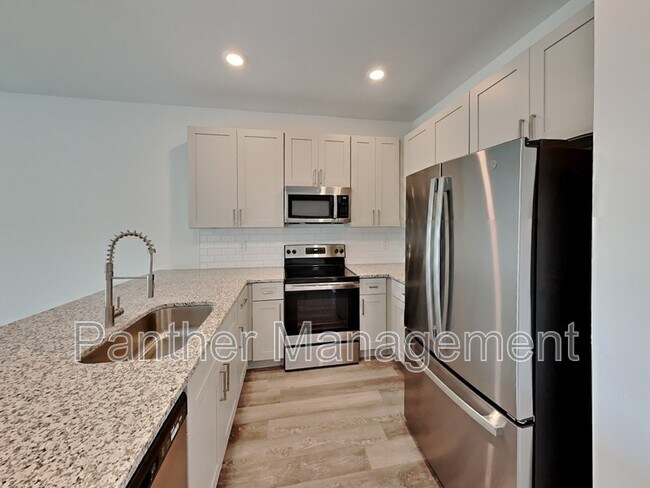 Building Photo - 1337 San Cristobal Ave