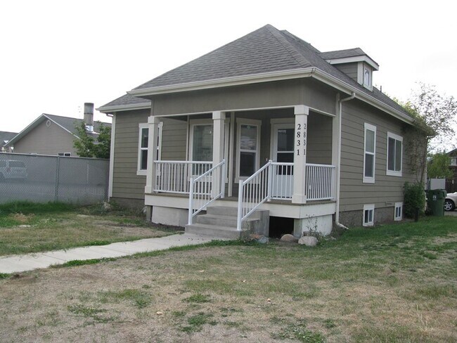 Building Photo - Updated Bungalow