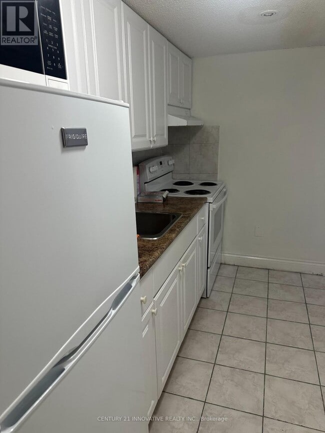Building Photo - 308 Granby Ct