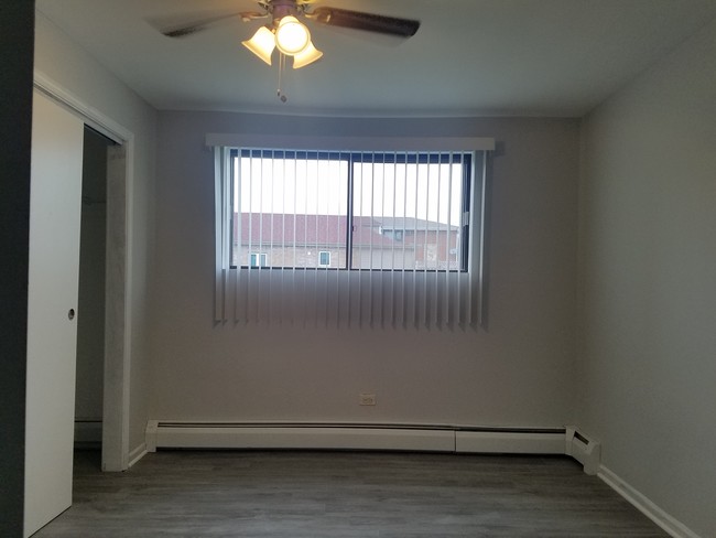 Foto del edificio - 7741 S Roberts Rd