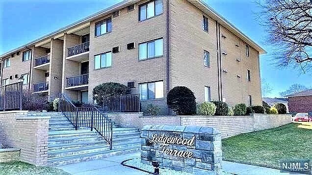 Foto del edificio - 466 A Liberty St