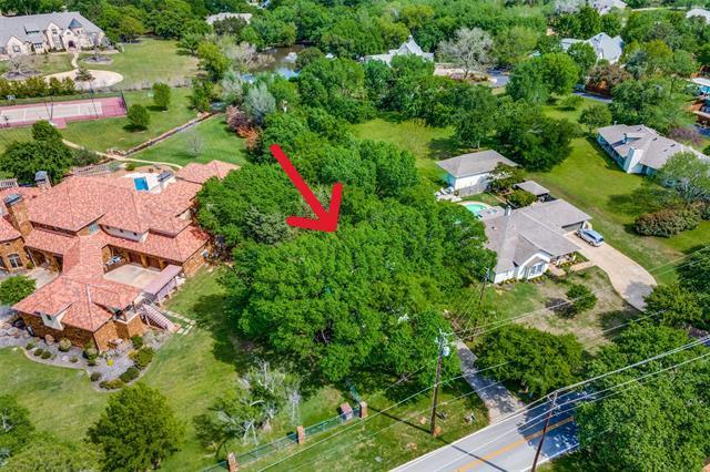 Building Photo - 221 Pine Dr
