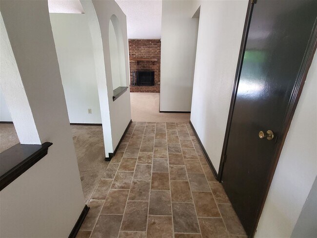 Foto del edificio - 242 NE 46th St