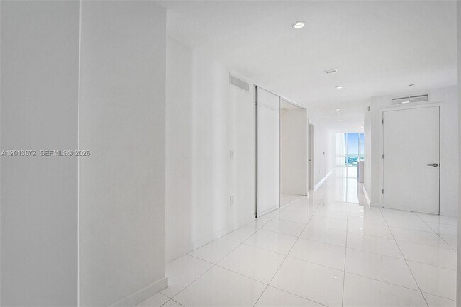 Foto del edificio - 851 NE 1st Ave