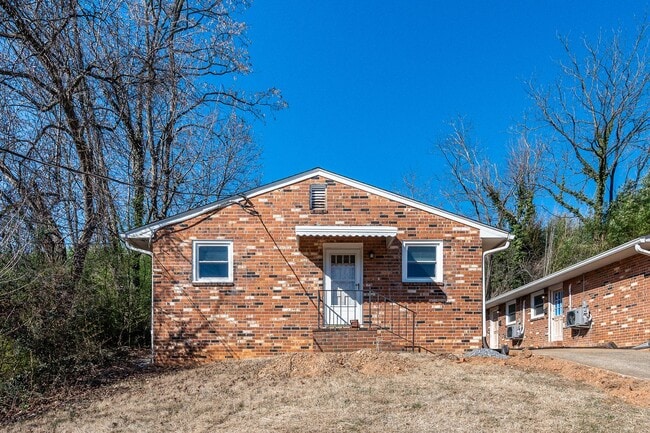 Building Photo - 5013 Oxford St