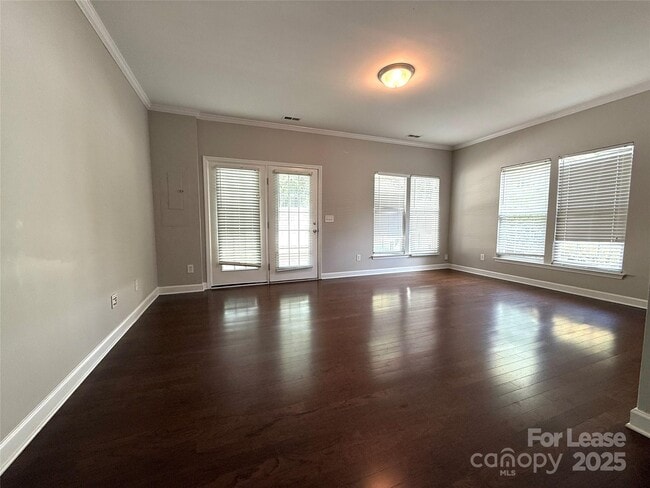 Building Photo - 10895 Garden Oaks Ln