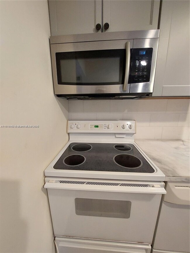 Foto del edificio - 16851 NE 23rd Ave