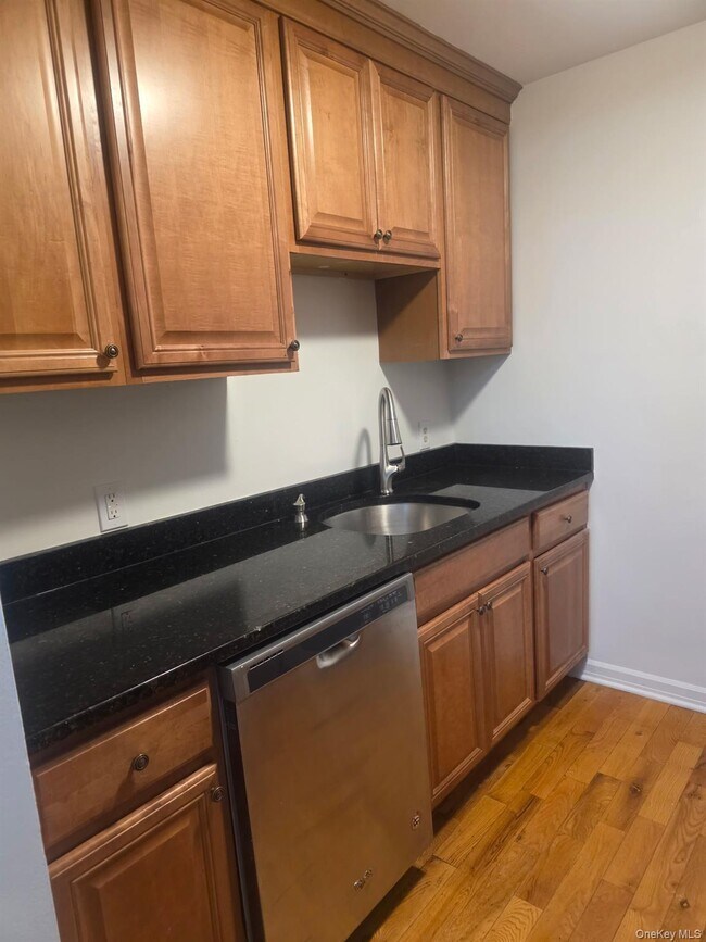 Foto del edificio - 63 Poplar Ln