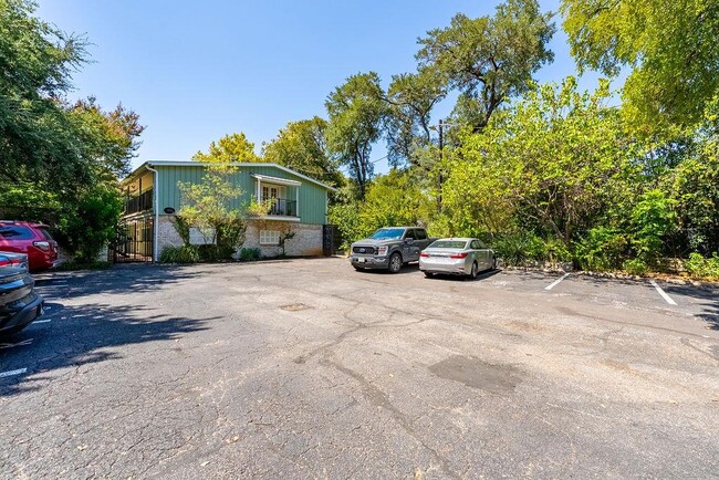 Building Photo - 1514 Forest Trail