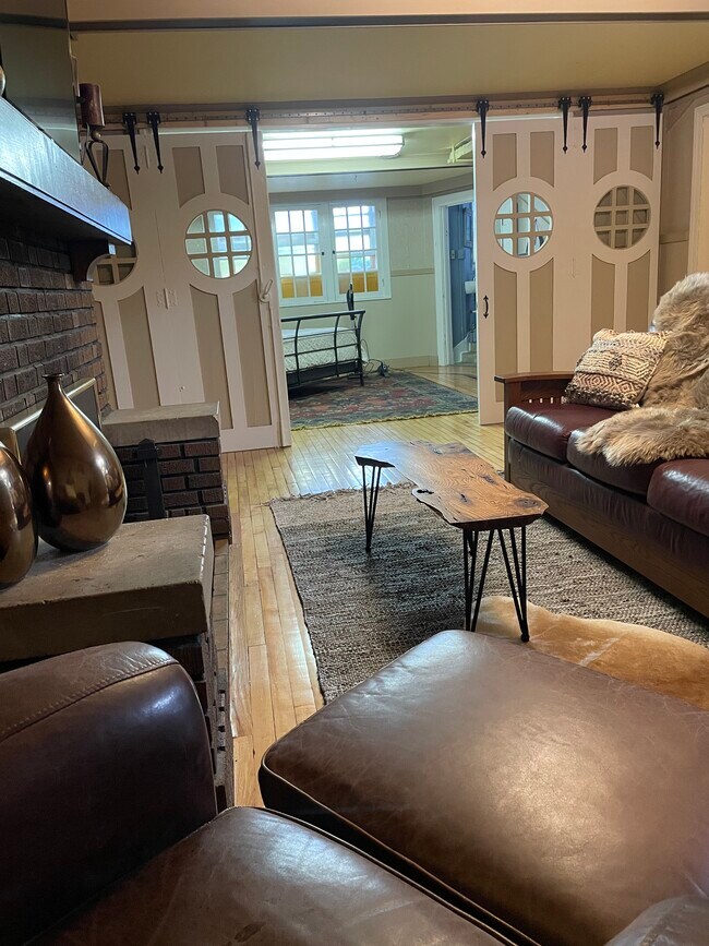 215 S 7th St Unit Apt. B, Oakes, ND 58474 Apartments in Oakes, ND