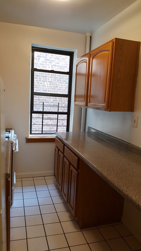 Primary Photo - 2861 Bainbridge Ave