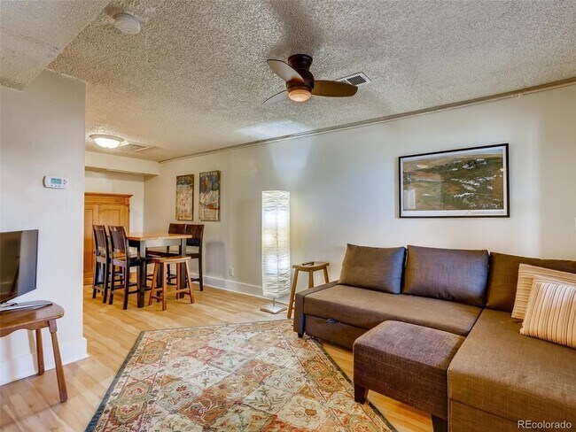 Foto del edificio - 3110 N Clay St