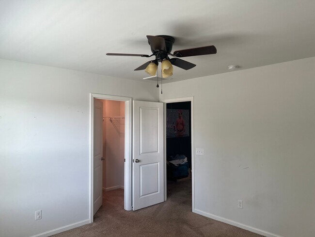 Foto del edificio - 214 Great Bend Dr
