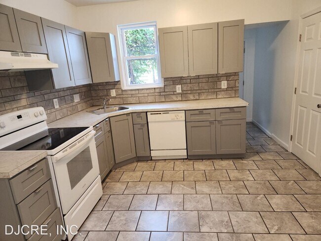 Building Photo - 3 br, 1 bath House - 6242 Delancey St