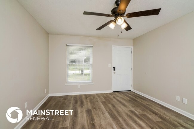 Building Photo - 122 Oakcrest Ct